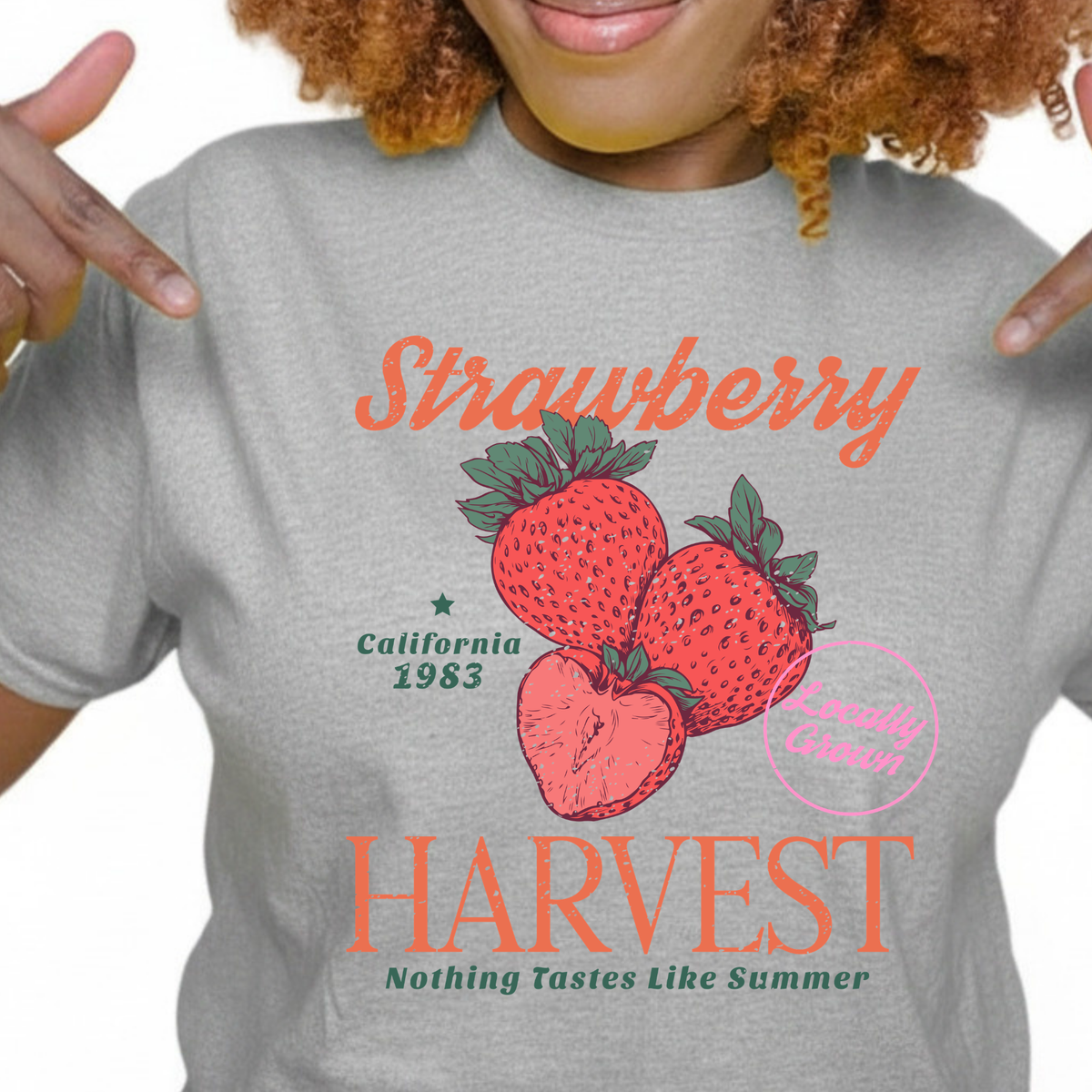 California Strawberry Harvest Graphic T-Shirt – Summer Everyday Tee
